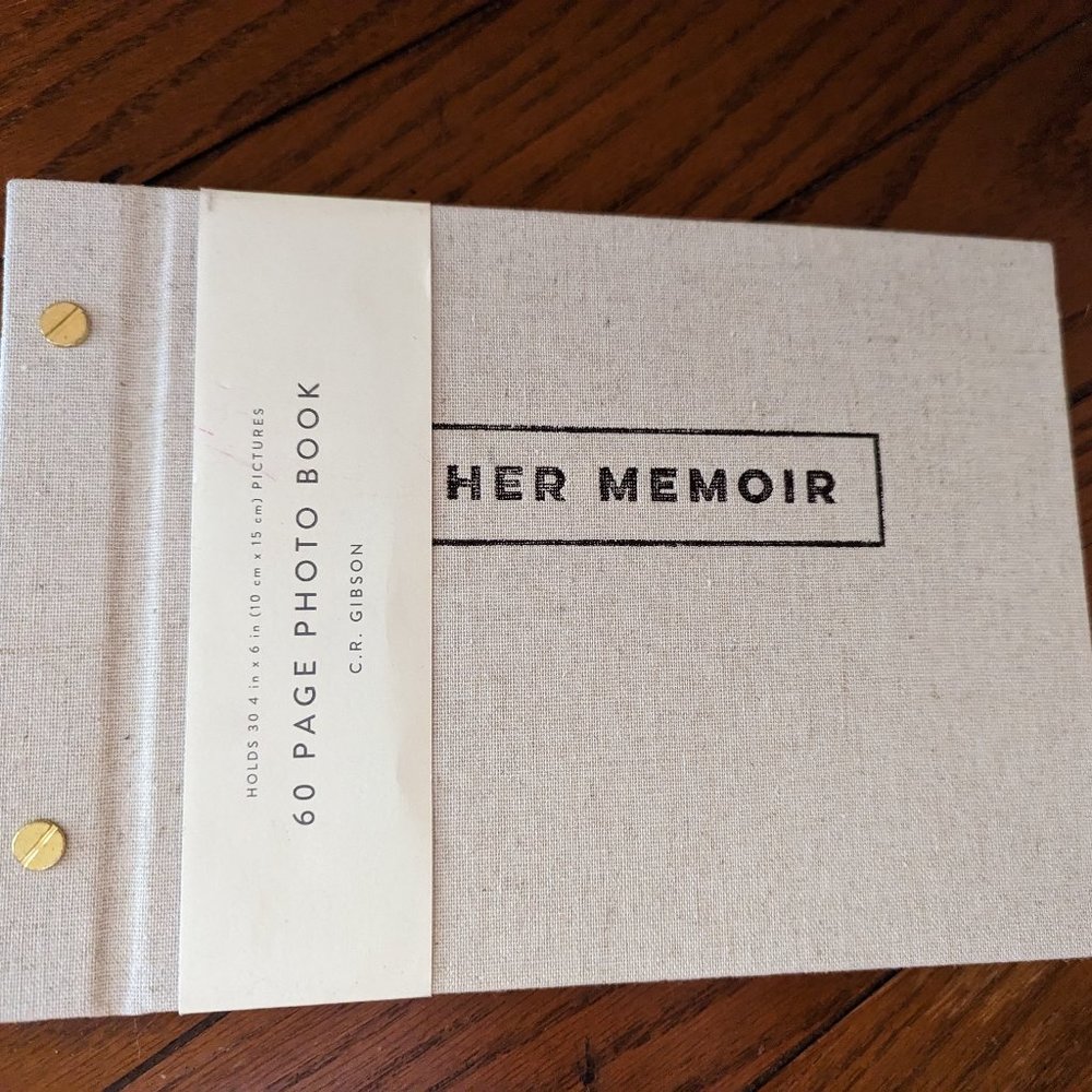 Her Memoir Photo Album C.R. Gibson 60 Pages Holds 30 Pictures & Memories NEW